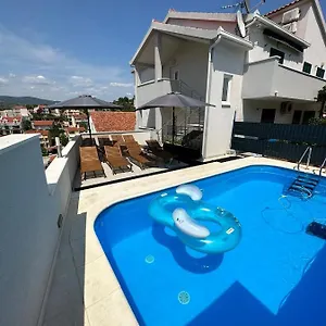 Milena-with A Pool Apartment Trogir