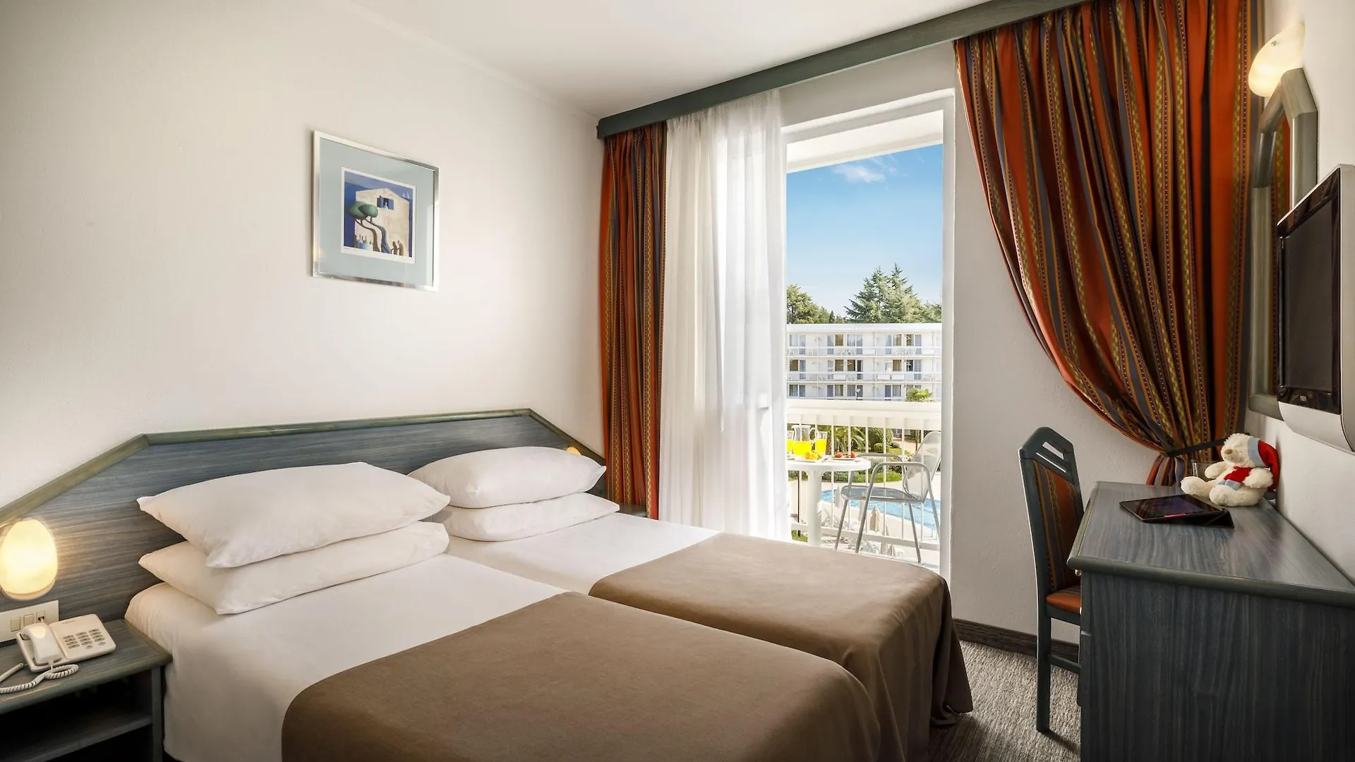 Laguna Maradiso Hotel By Aminess Novigrad  3*, Novigrad (Istria)